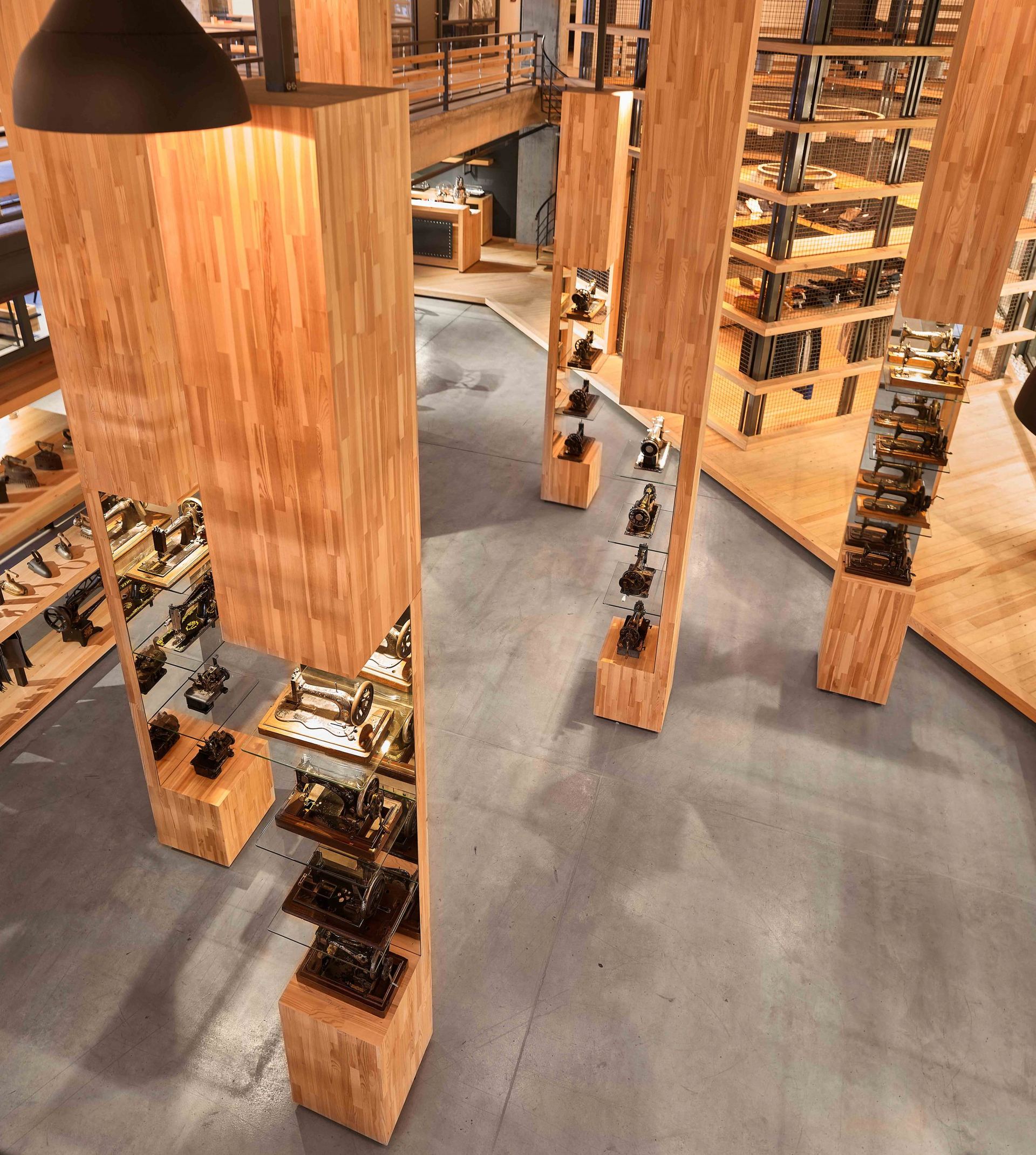 Geniş Ölçekli Kurumsal Showroom Özel Üretimi